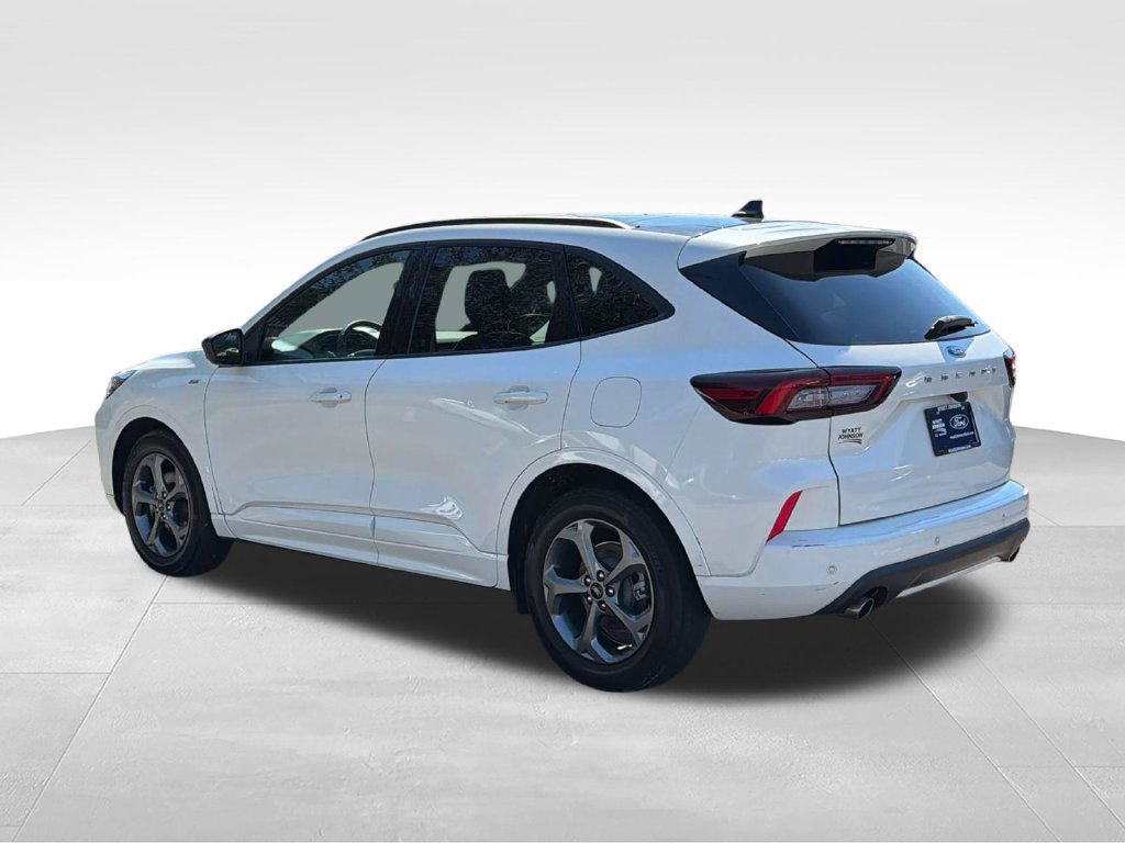 Certified 2023 Ford Escape ST-Line w/ Tech Pack #1 FWD image 6