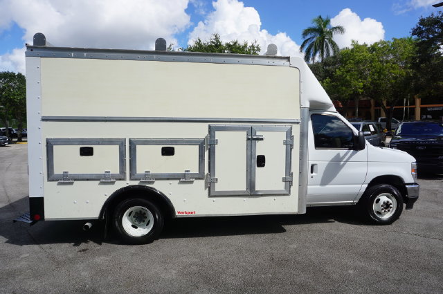 Certified 2024 Ford E-350 and Econoline 350 Super Duty w/ Power Windows & Locks Group RWD image 15