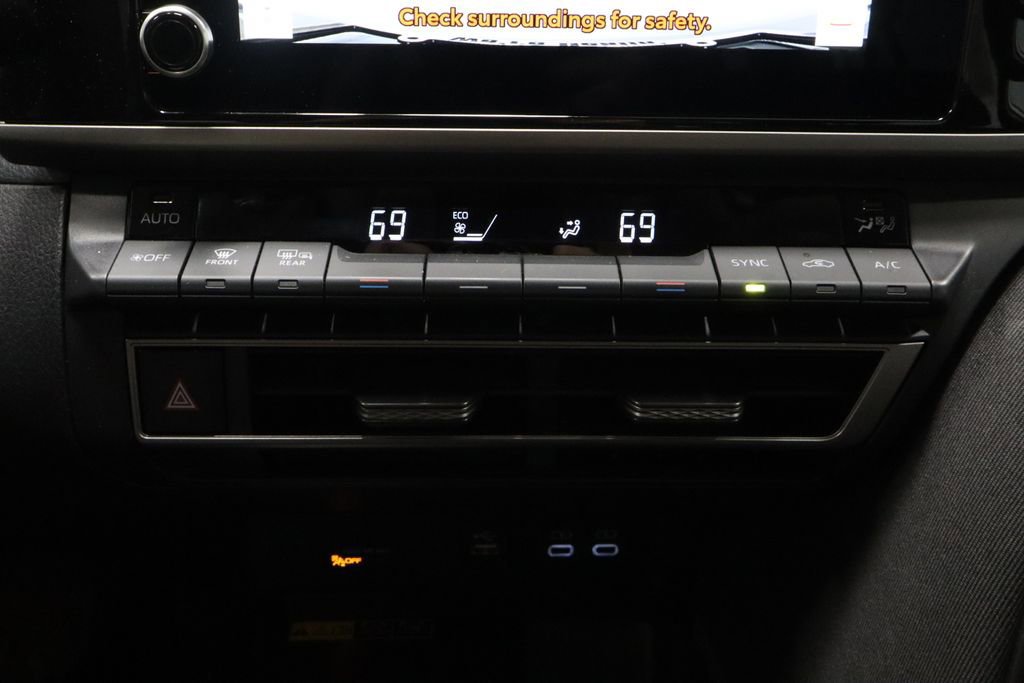 Used 2025 Toyota Camry LE FWD image 25