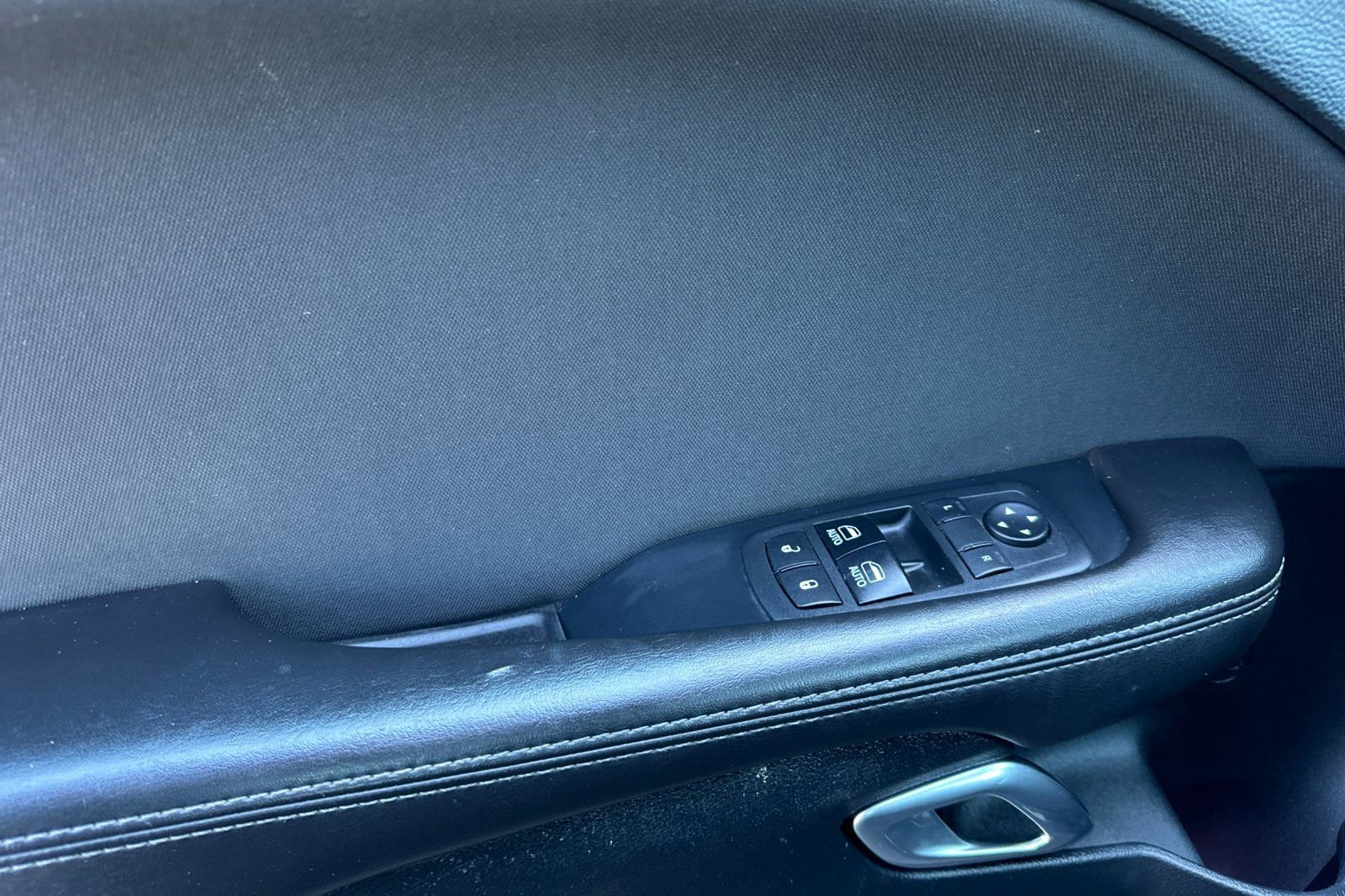 Used 2018 Dodge Challenger SXT w/ Blacktop Package image 13