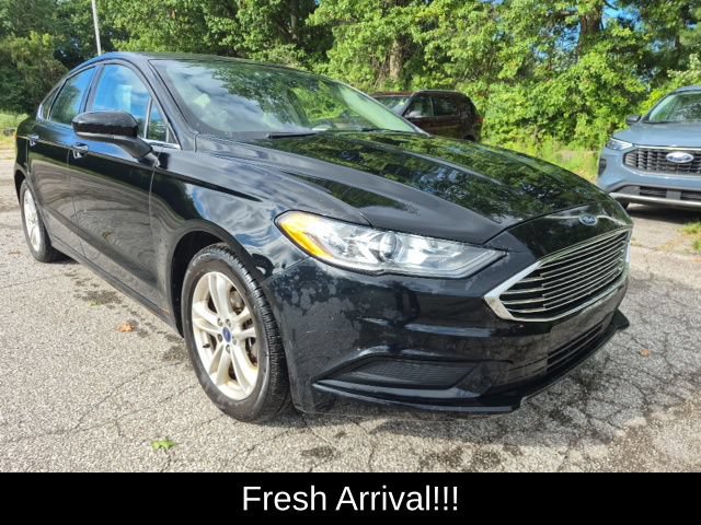 Certified 2018 Ford Fusion SE w/ Fusion SE Technology Package FWD image 2