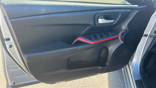 Used 2017 Toyota Camry SE FWD image 16