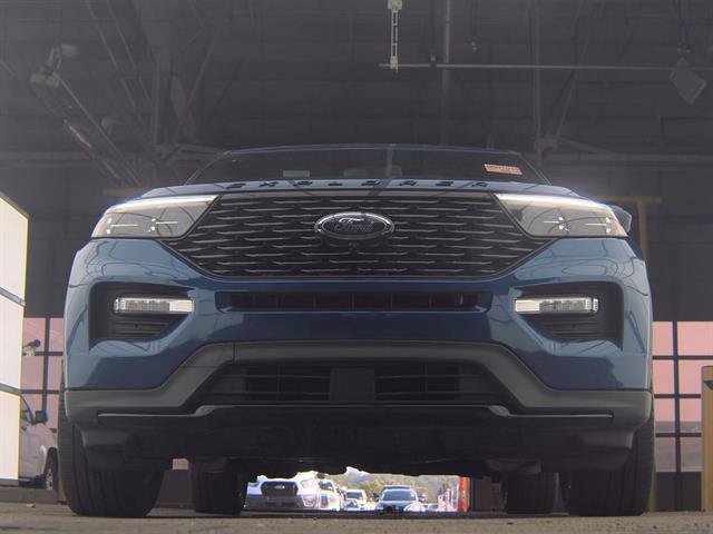 Certified 2023 Ford Explorer ST-Line AWD/4WD image 3