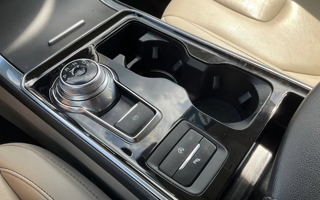 Certified 2020 Ford Edge Titanium AWD/4WD image 13