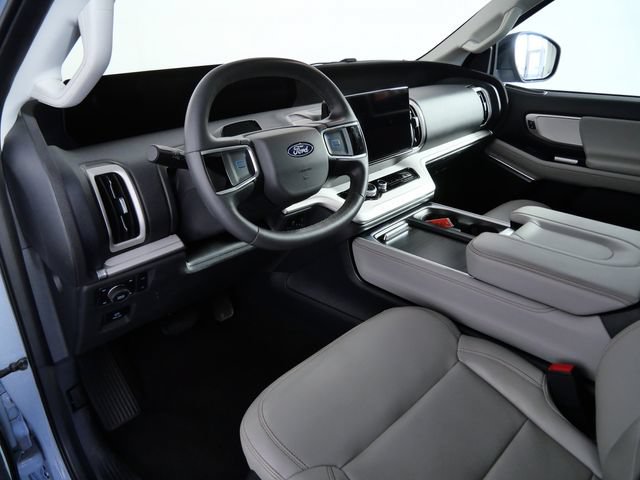 Certified 2025 Ford Expedition Active AWD/4WD image 16