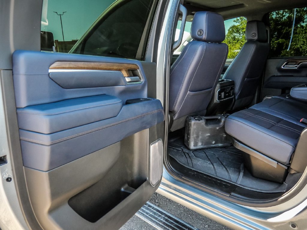 Used 2024 Chevrolet Silverado 2500 High Country w/ High Country Premium Package AWD/4WD image 27