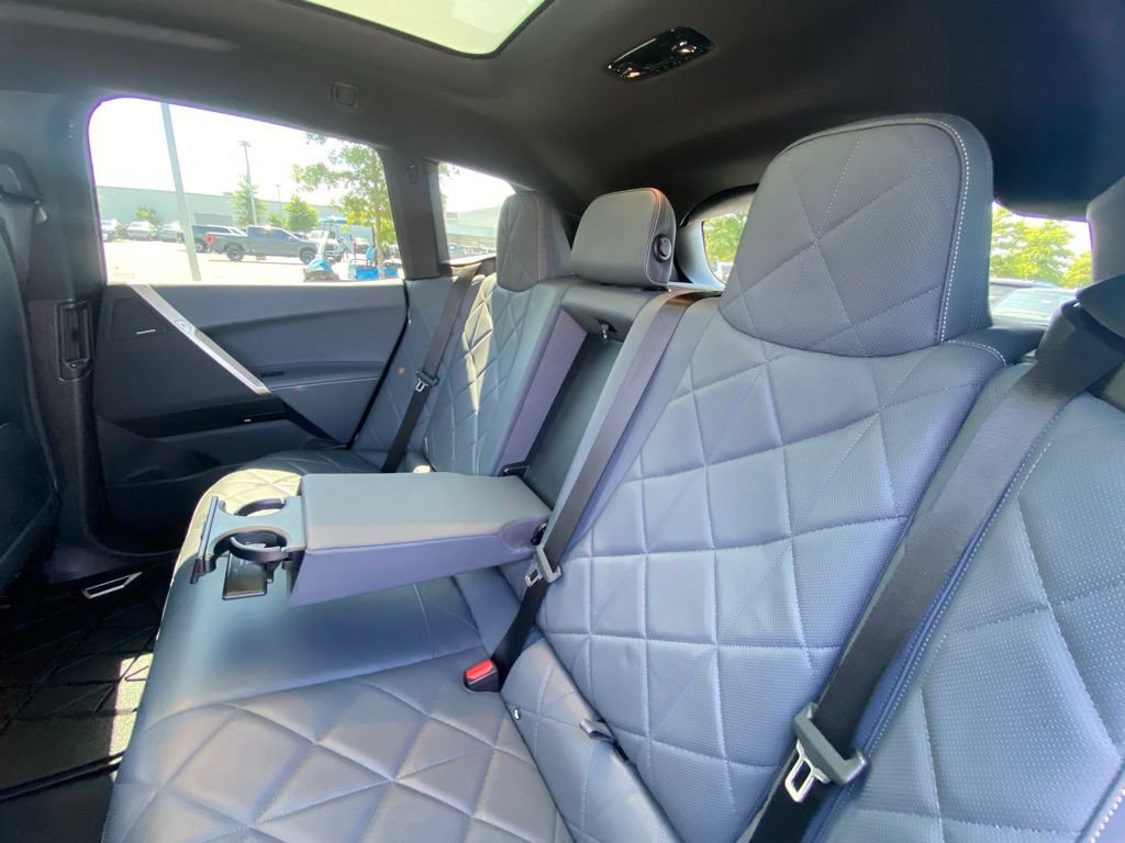 Used 2023 BMW iX xDrive50 w/ Premium Package AWD/4WD image 25