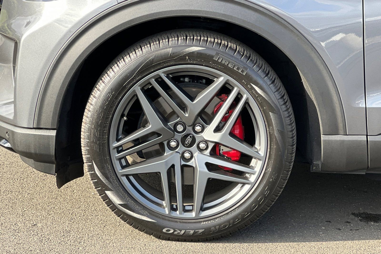 Certified 2025 Ford Explorer ST image 28