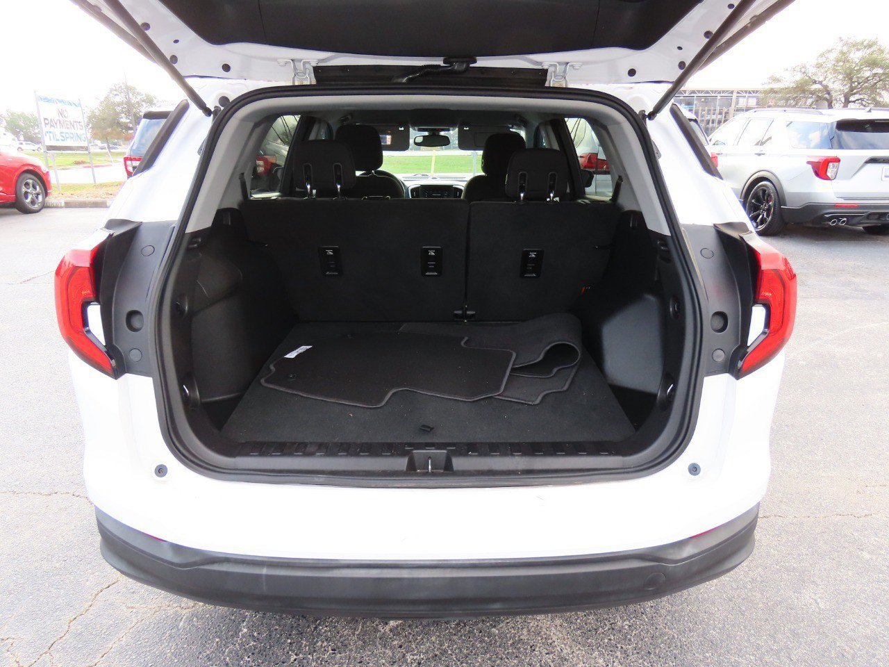 Used 2018 GMC Terrain SLE image 15