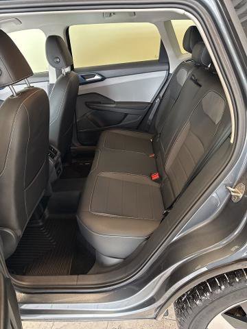 Used 2024 Volkswagen Taos SE image 10