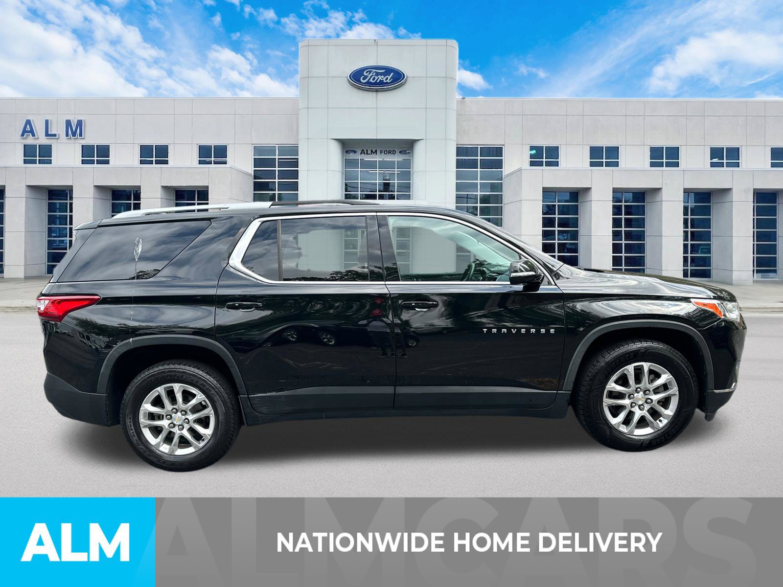 Used 2018 Chevrolet Traverse LT FWD image 4