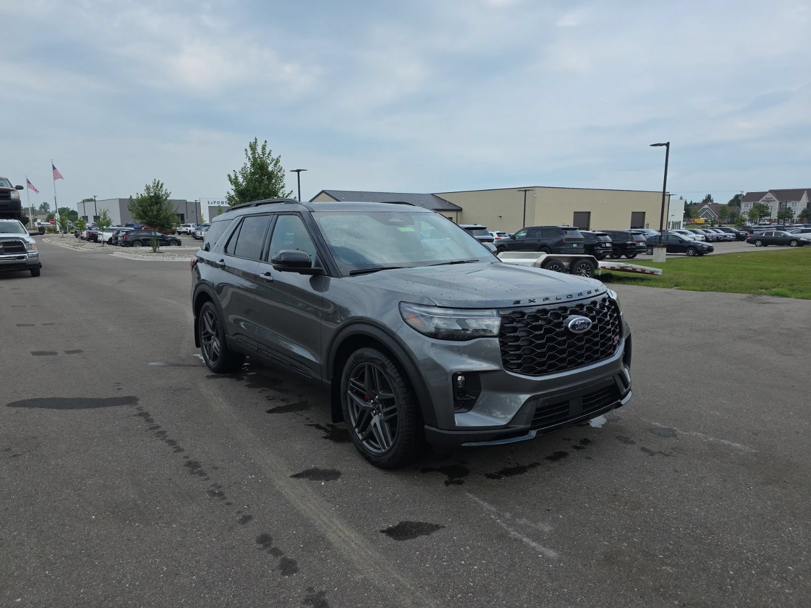Certified 2025 Ford Explorer ST w/ Sun And Sound Package AWD/4WD image 3