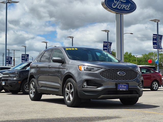 Certified 2023 Ford Edge SEL w/ Convenience Package AWD/4WD image 2