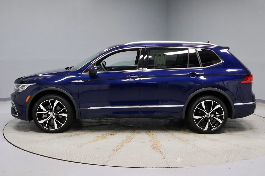 Used 2022 Volkswagen Tiguan SEL R-Line image 2