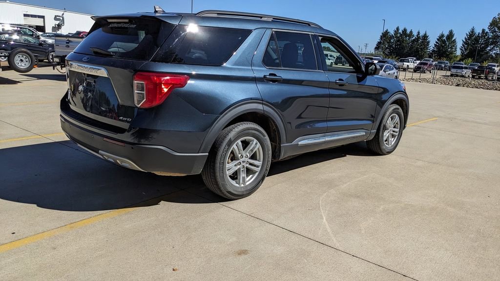 Certified 2023 Ford Explorer XLT w/ Equipment Group 202A image 3