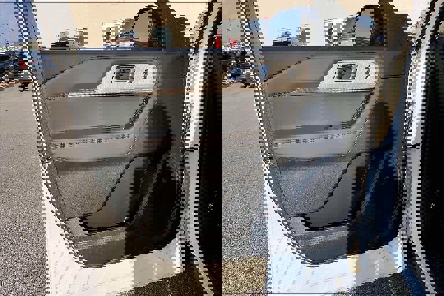 Certified 2025 Ford Explorer Active image 21