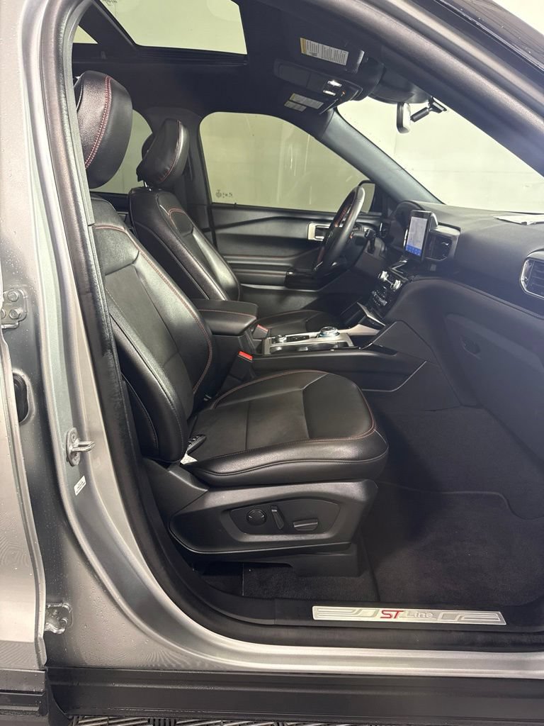 Certified 2023 Ford Explorer ST-Line w/ Class IV Trailer Tow Package AWD/4WD image 17
