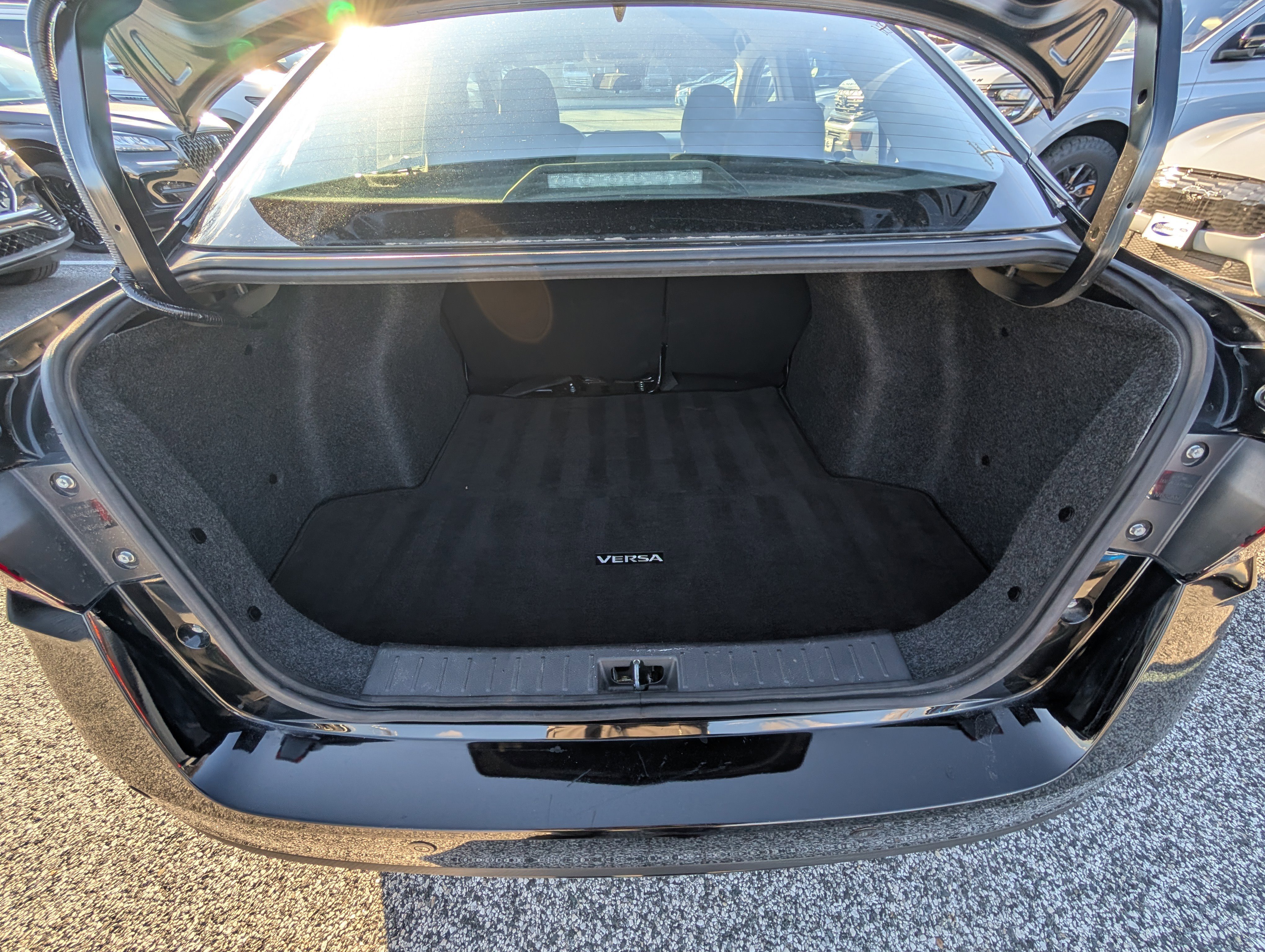 Used 2021 Nissan Versa SV image 14