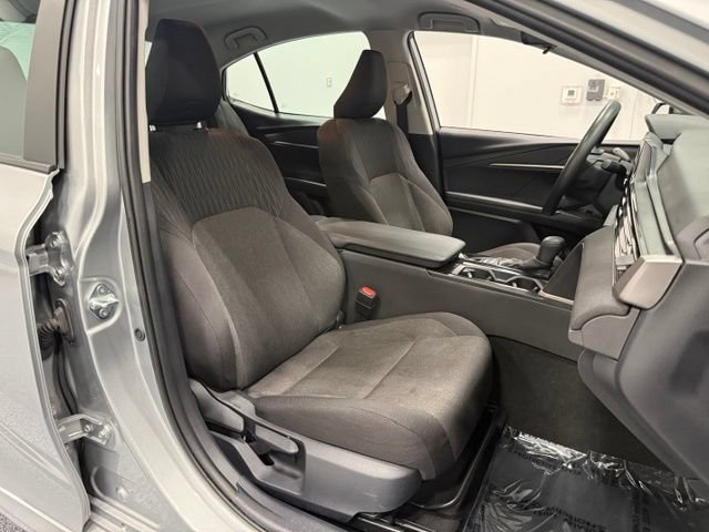 Used 2025 Toyota Camry LE FWD image 35
