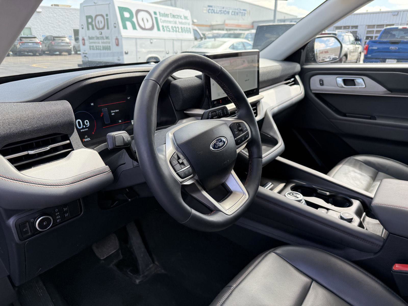 Certified 2025 Ford Explorer Active w/ Active Comfort Package image 10