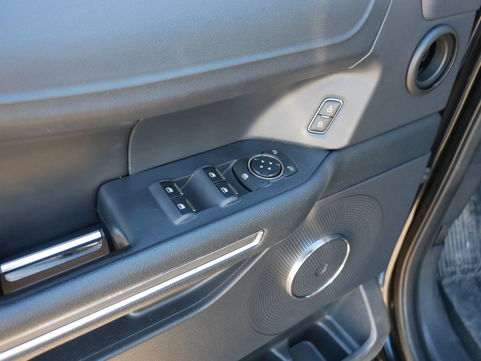 Certified 2024 Ford Expedition XLT image 17