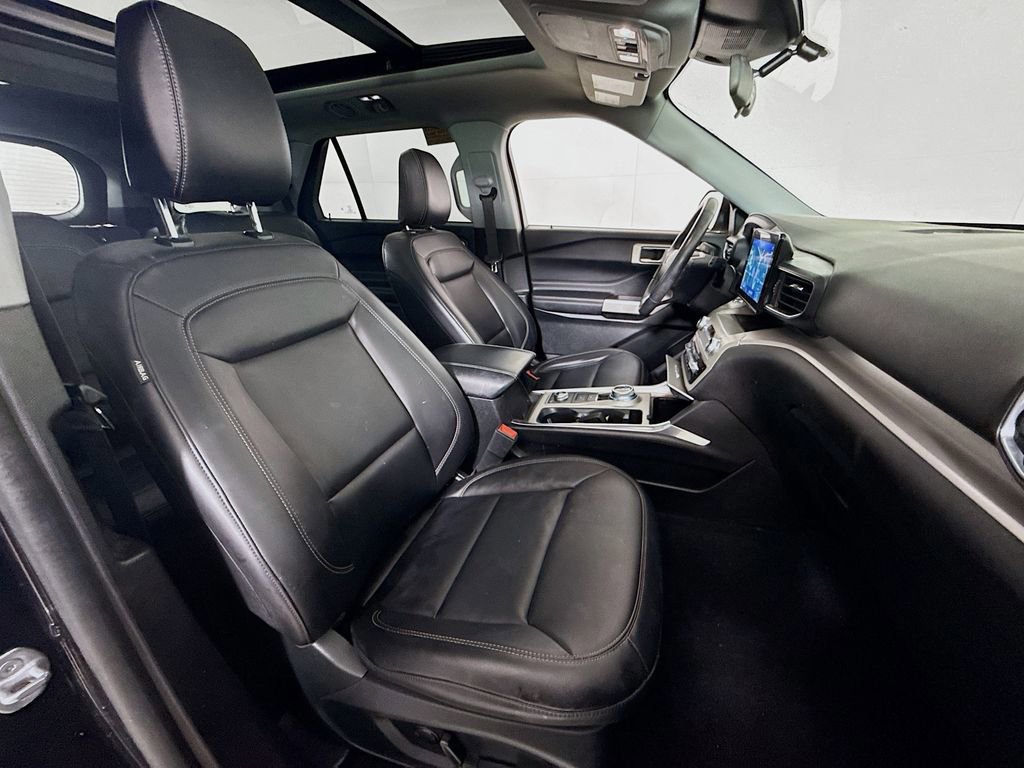 Certified 2023 Ford Explorer XLT w/ Equipment Group 202A image 30