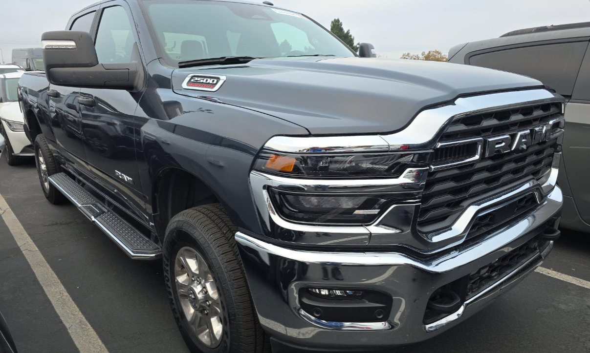 Used 2026 RAM 2500 Big Horn AWD/4WD image 2