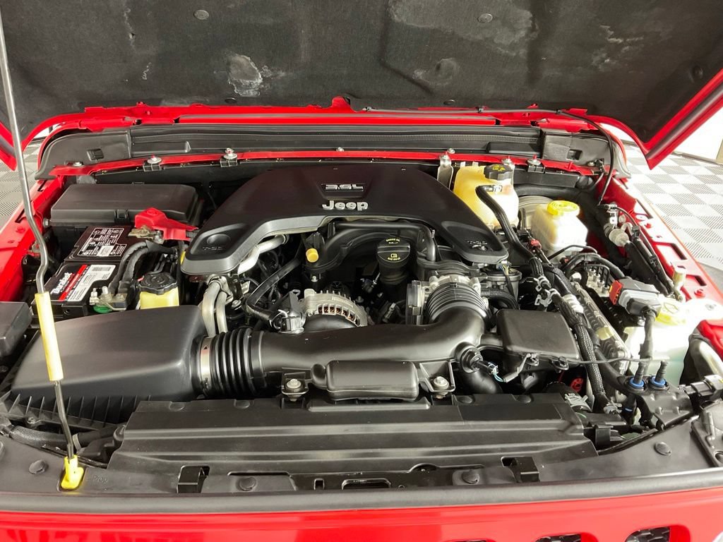 Used 2018 Jeep Wrangler Unlimited Sport S AWD/4WD image 9
