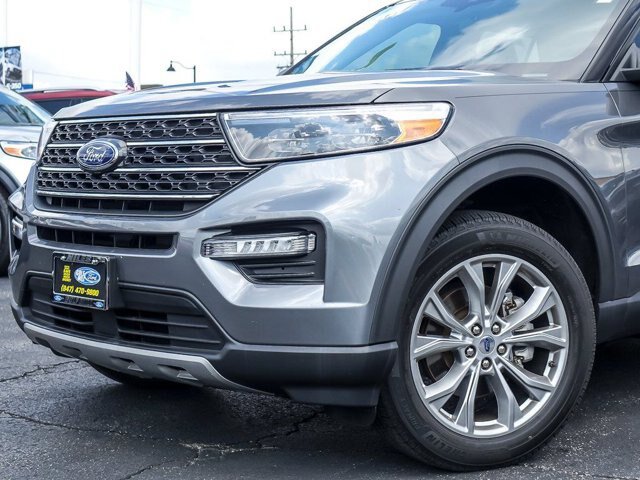Certified 2023 Ford Explorer XLT w/ Equipment Group 202A AWD/4WD image 3