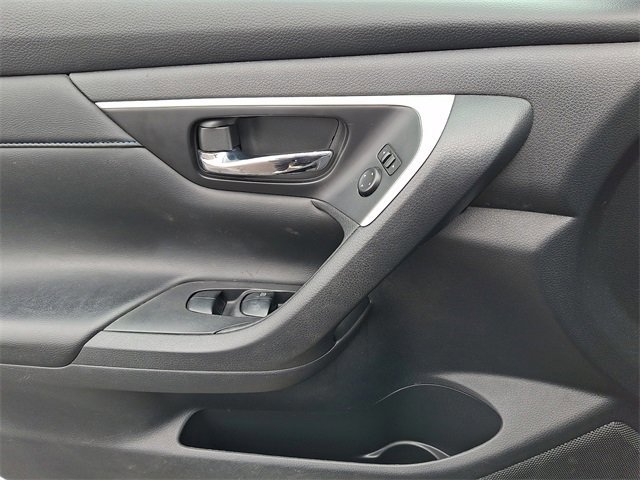 Used 2017 Nissan Altima 2.5 SR w/ Midnight Edition Package image 9