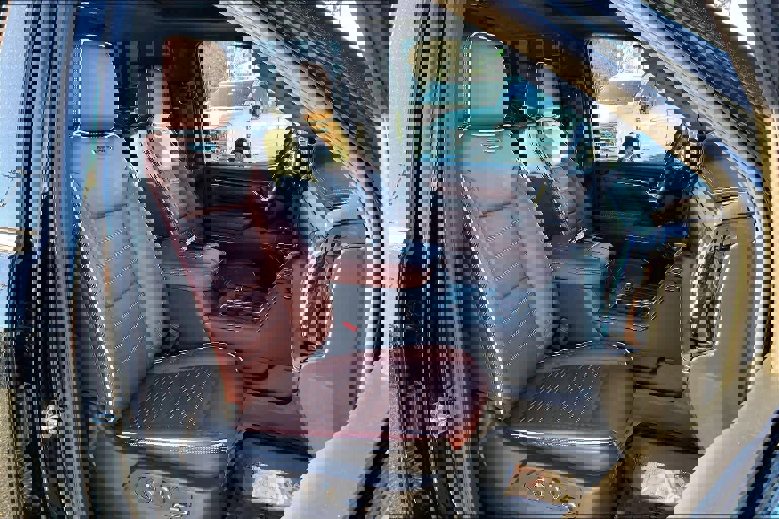 Used 2024 GMC Sierra 2500 Denali Ultimate image 11