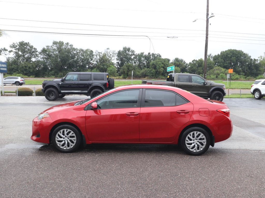 Used 2017 Toyota Corolla LE FWD image 5