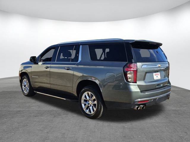 Used 2023 Chevrolet Suburban Premier image 2