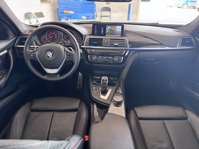 Used 2018 BMW 330i Sedan w/ Premium Package RWD image 12