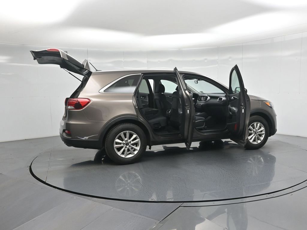 Used 2019 Kia Sorento LX image 15