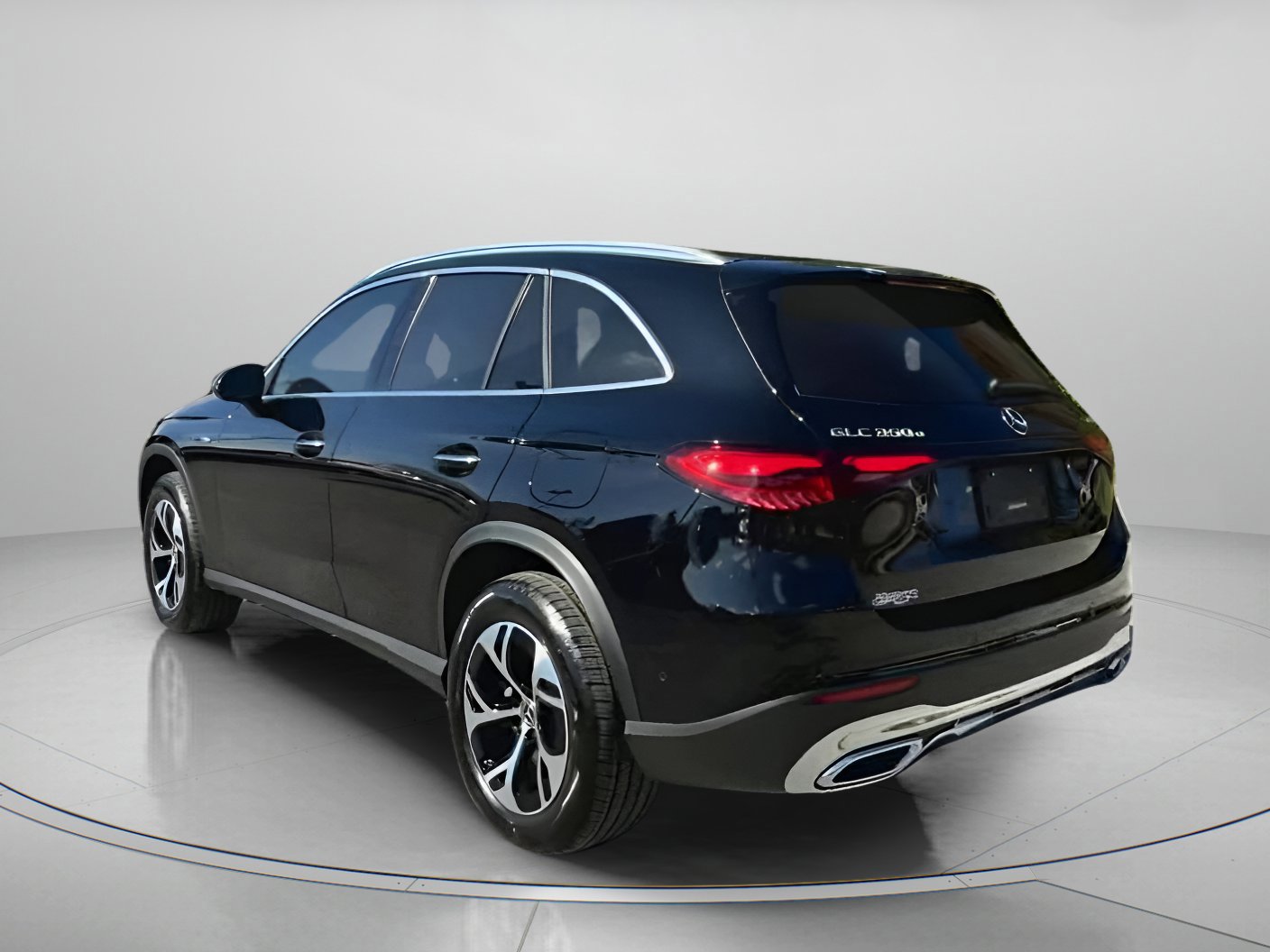 Used 2025 Mercedes-Benz GLC 350e 4MATIC image 14