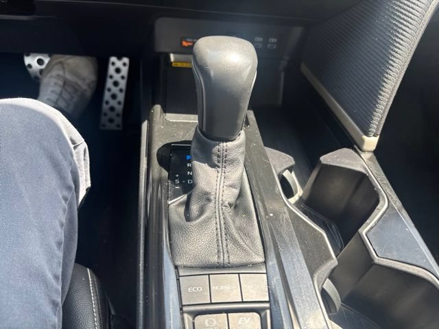 Used 2025 Toyota Camry SE FWD image 19