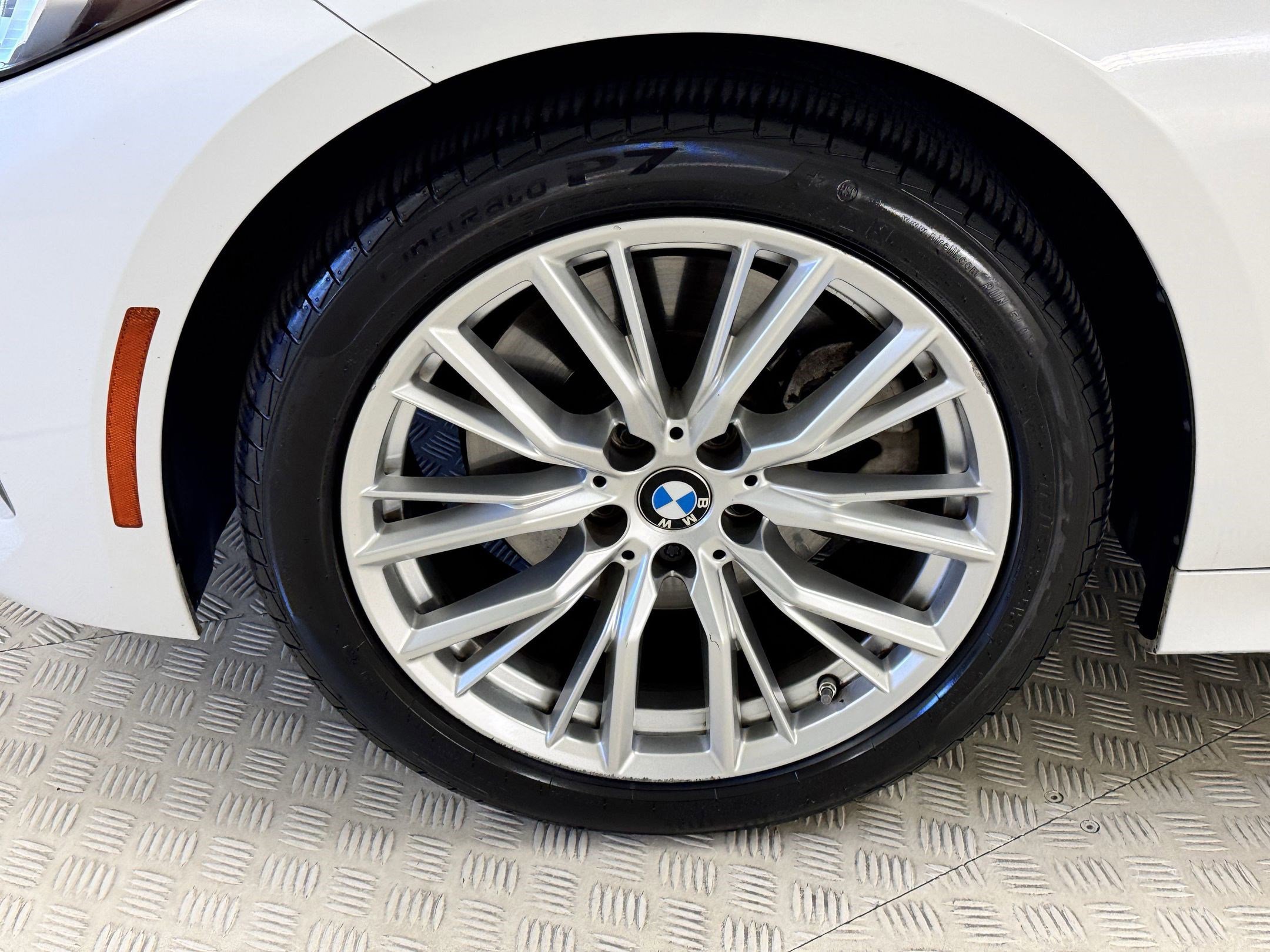 Used 2023 BMW 330i Sedan w/ Premium Package image 10