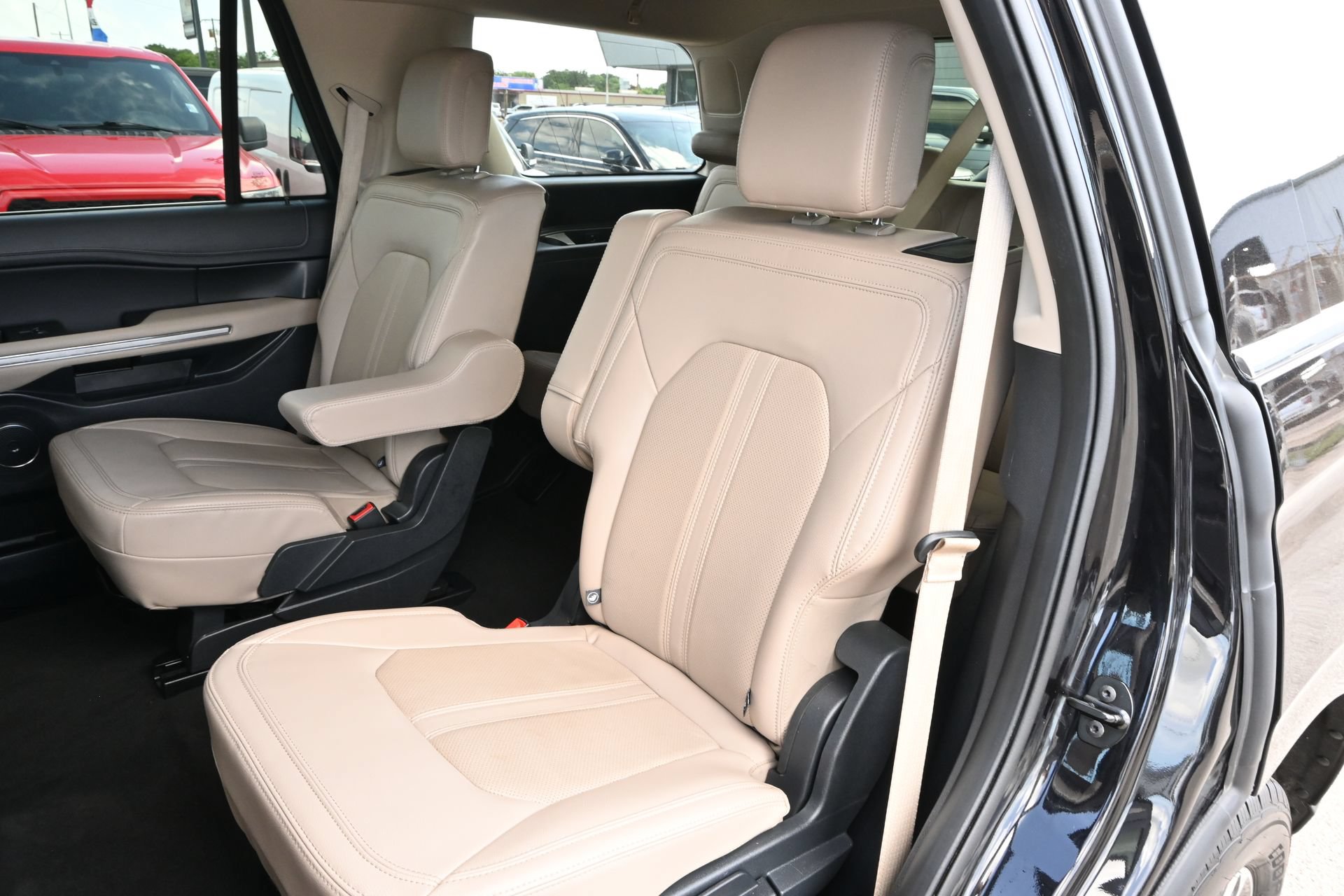 Certified 2024 Ford Expedition Limited RWD image 16