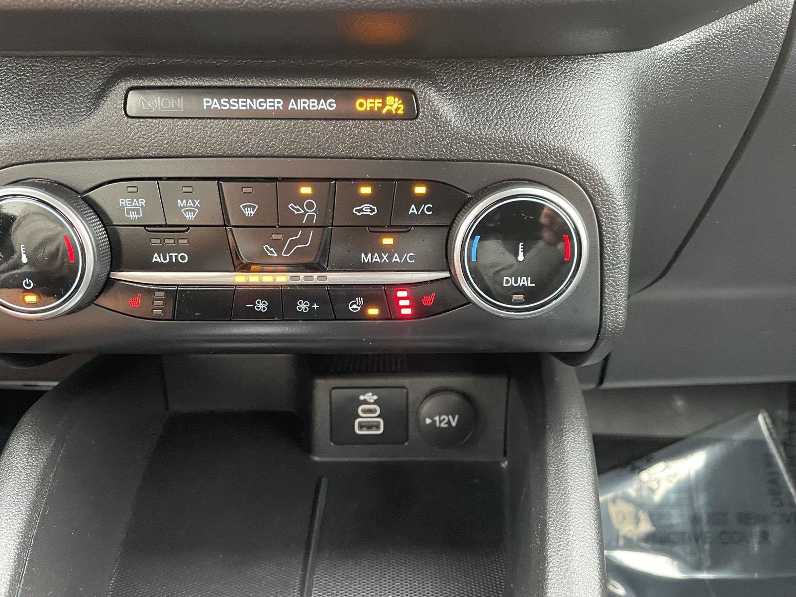 Certified 2025 Ford Escape ST-Line Select AWD/4WD image 27