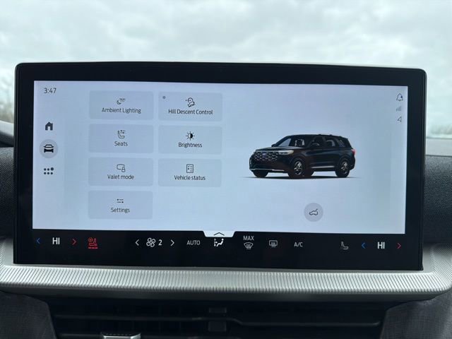 Certified 2025 Ford Explorer Platinum w/ LUX Leather Package image 36