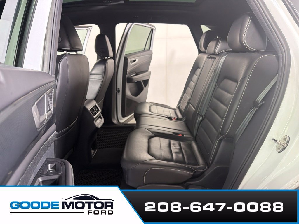 Used 2024 Volkswagen Atlas Cross Sport SEL R-Line AWD/4WD image 19