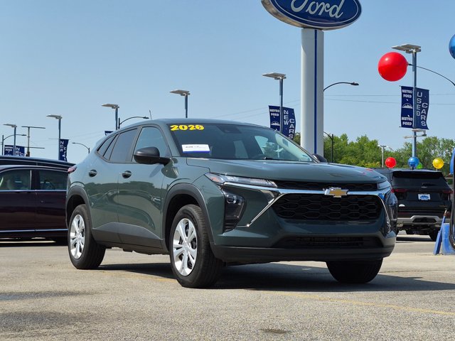 Used 2026 Chevrolet Trax LS FWD image 2