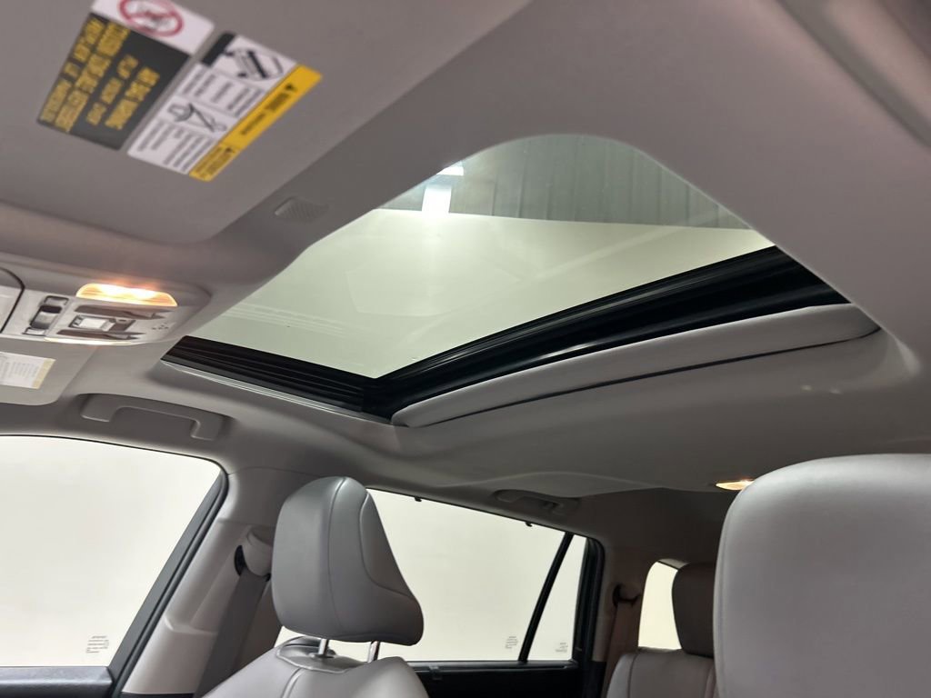 Used 2021 Toyota Highlander XLE AWD/4WD image 27