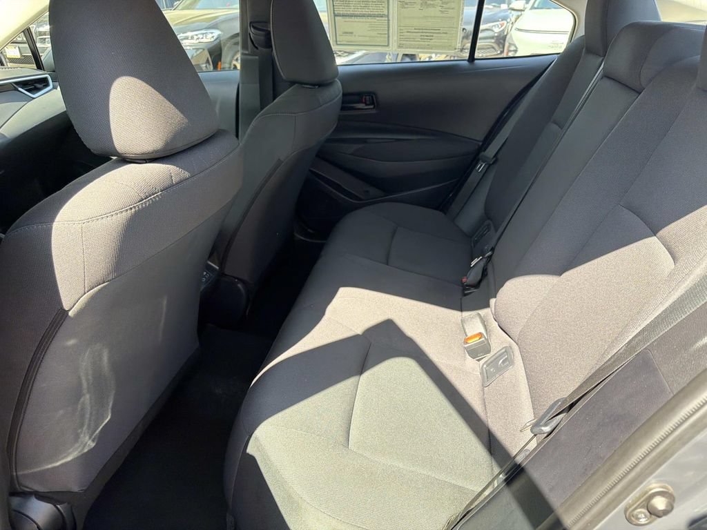Used 2025 Toyota Corolla LE FWD image 12