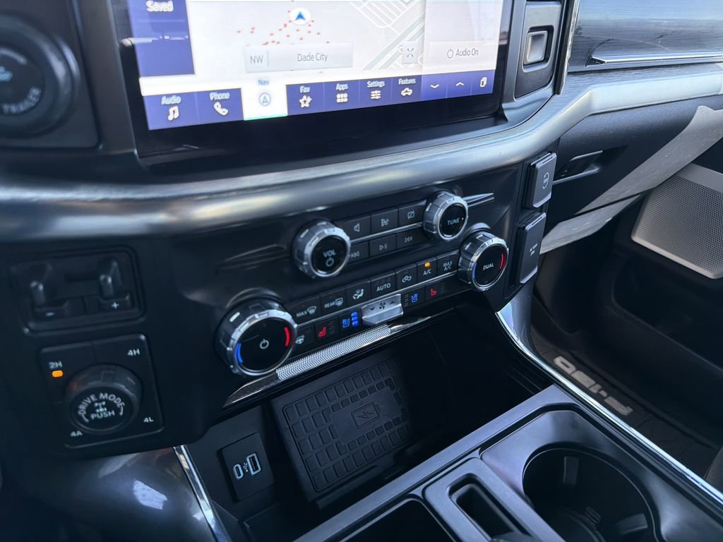 Certified 2022 Ford F150 Lariat w/ Equipment Group 502A High image 24