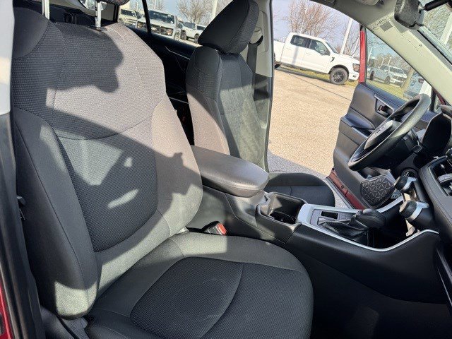 Used 2024 Toyota RAV4 LE image 33
