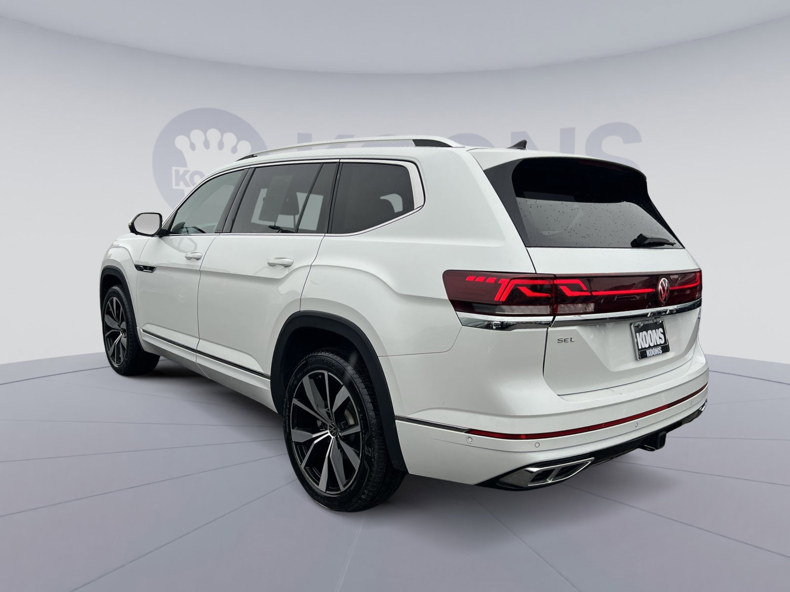 Used 2024 Volkswagen Atlas SEL Premium R-Line AWD/4WD image 14
