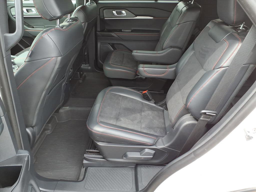 Certified 2025 Ford Explorer ST AWD/4WD image 5