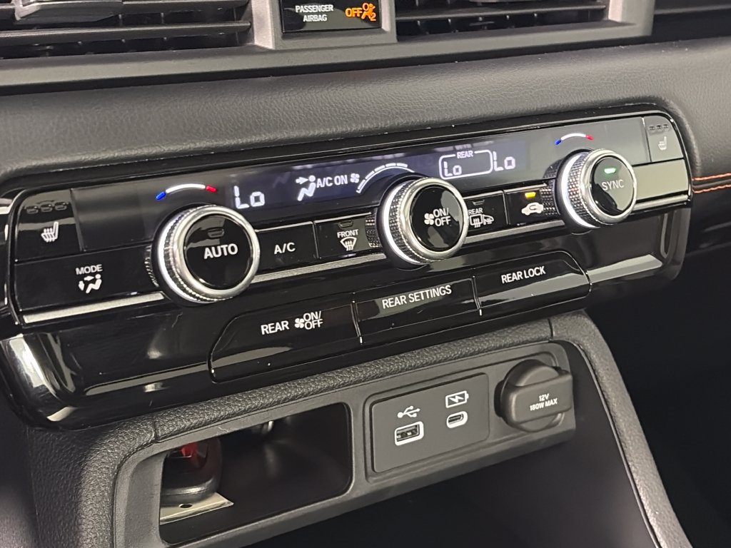 Used 2025 Honda Pilot TrailSport image 21